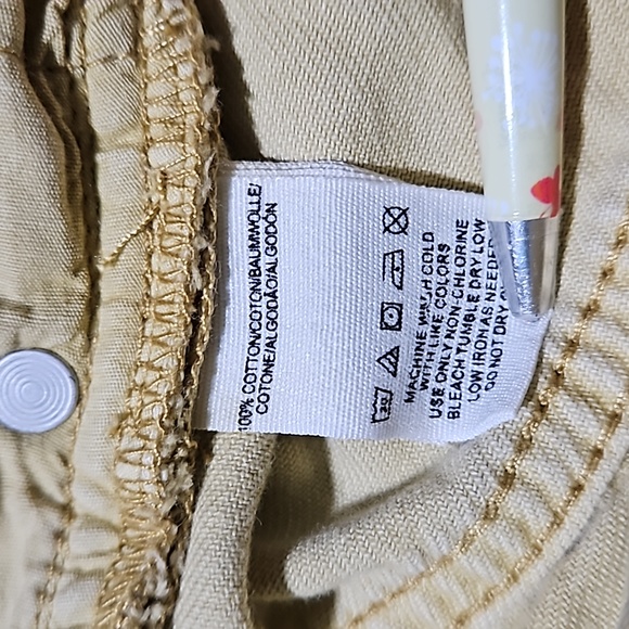 Free People Denim Pale Yellow Distressed Shorts 5 Button Fly Front size … - Picture 5 of 8